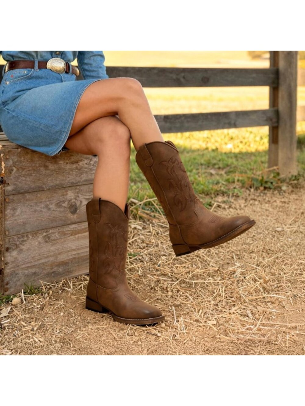 Stylish Women's Wide Square Toe Cowboy Boots - Mid Calf, Embroidered Retro - Picture 3 of 8